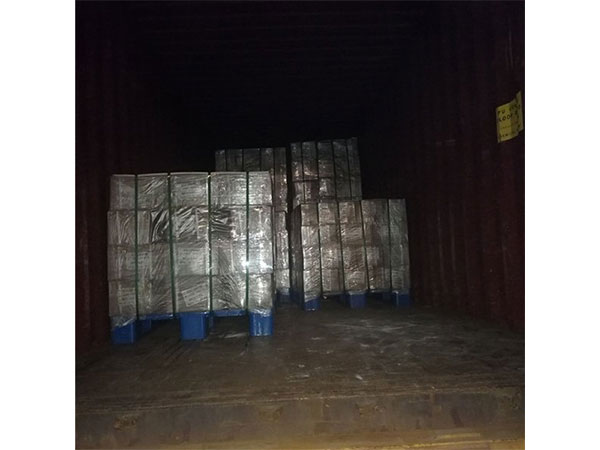 One 40ft container be shipped at midnight on 3rd Jan 2018